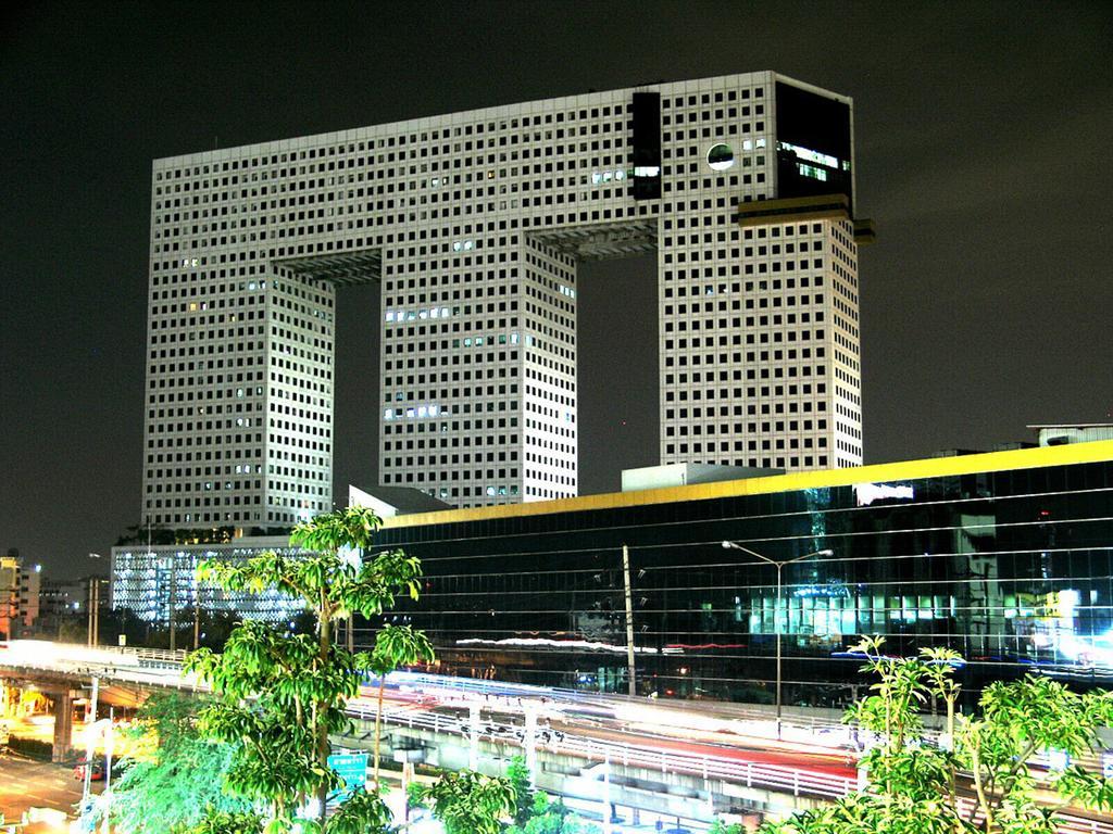 Iyarin @ Tuk Chang Hotel Bangkok Esterno foto